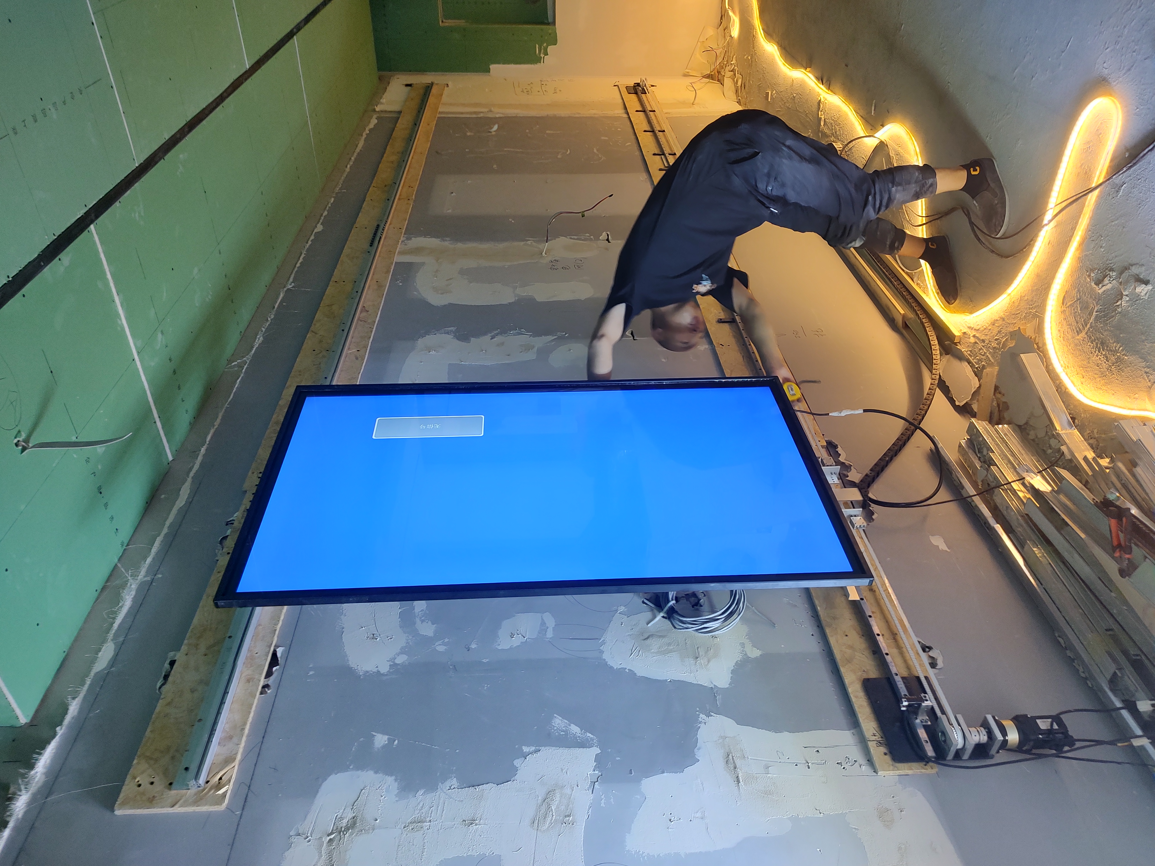 吉林长春轨道屏项目施工中